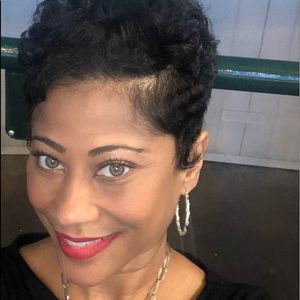 Meet your Posher, Angela